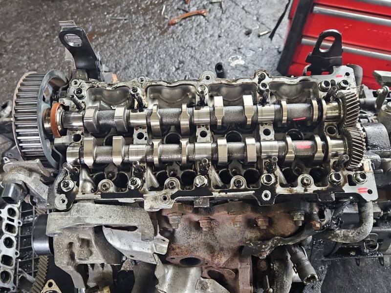 ГБЦ Головка блоку Opel Astra J 55576872