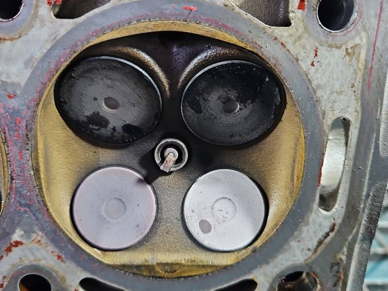 ГБЦ Головка блоку Skoda Fabia 3 DKL — фото деталі 13