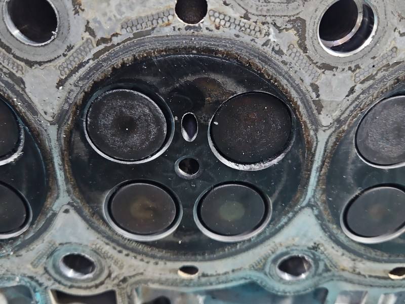 ГБЦ Головка блоку Jaguar XE G4D3-6J011-BB — фото деталі 12