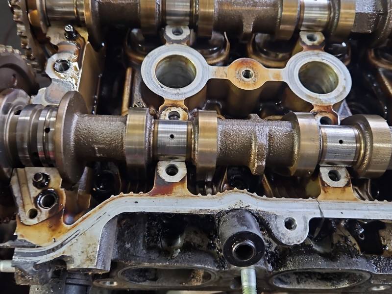 ГБЦ Головка блоку Toyota Avensis T25 E1Z-T72 — фото деталі 10