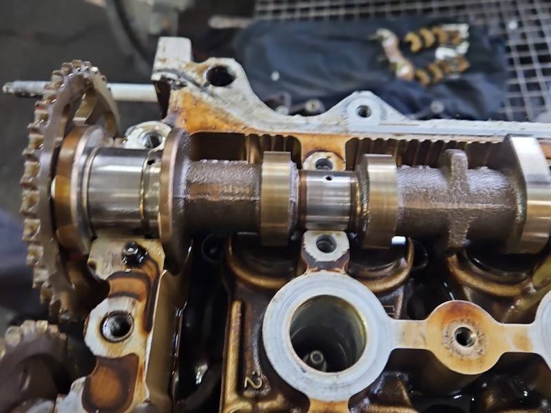 ГБЦ Головка блоку Toyota Avensis T25 E1Z-T72 — фото деталі 11