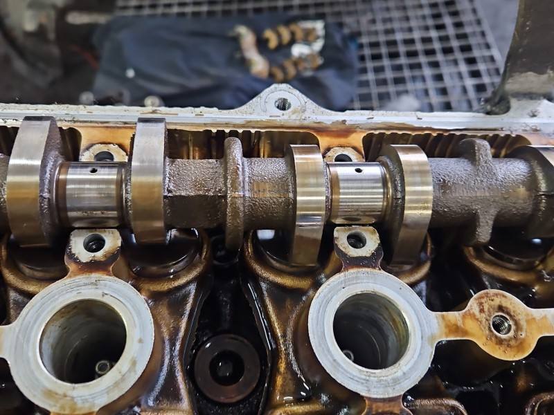 ГБЦ Головка блоку Toyota Avensis T25 E1Z-T72 — фото деталі 12