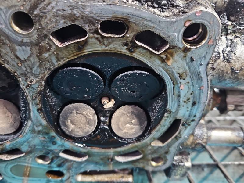 ГБЦ Головка блоку Toyota Avensis T25 E1Z-T72 — фото деталі 17
