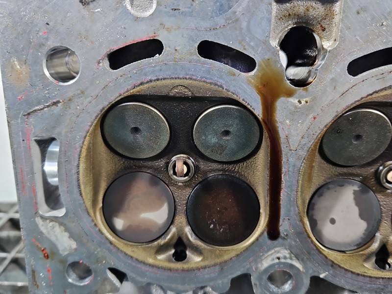 ГБЦ Головка блоку Skoda Octavia 4 05E103063L — фото деталі 10