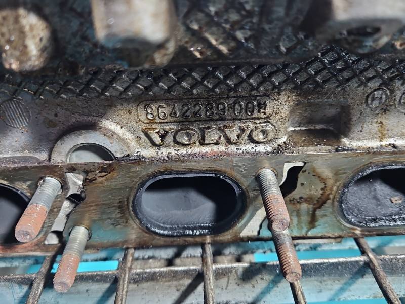 ГБЦ Головка блоку Volvo V50 8642289004 — фото деталі 5