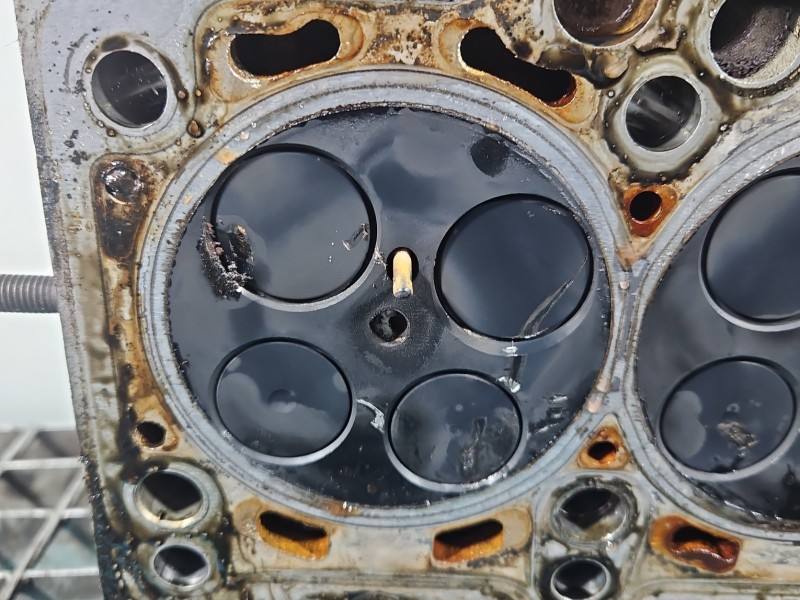 ГБЦ Головка блоку Audi A4 B8 03L103373 — фото деталі 8