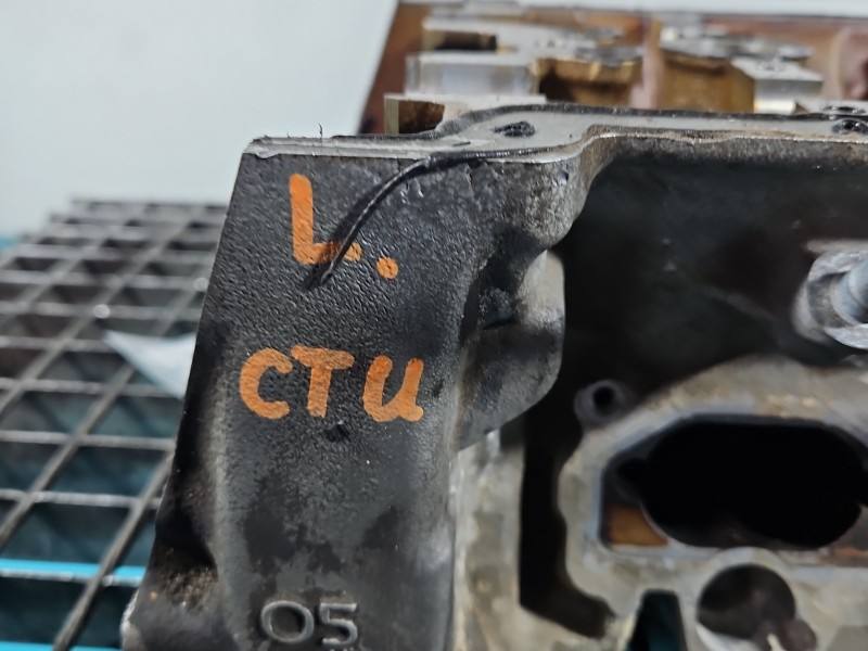 ГБЦ Головка блока Audi Q5 06E103403M — фото детали 3