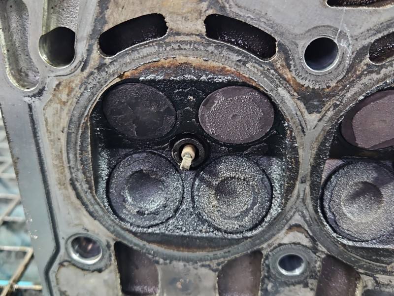 ГБЦ Головка блоку Skoda Fabia 2 03E103373E — фото деталі 16