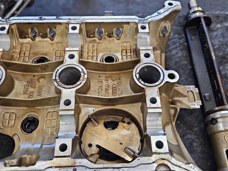 ГБЦ Головка блоку Audi A6 C7 06H103373K — фото деталі 12