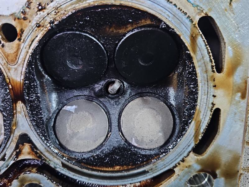 ГБЦ Головка блоку Peugeot 208 9671871510 — фото деталі 15