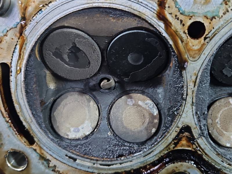 ГБЦ Головка блоку Peugeot 208 9671871510 — фото деталі 17