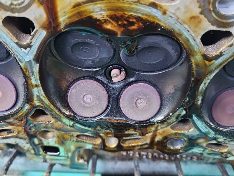 ГБЦ Головка блоку Ford Fiesta RFAE8G-6090-BA — фото деталі 11