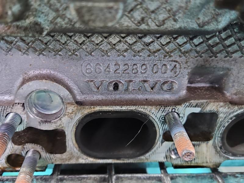 ГБЦ Головка блока Volvo V50 8642289004 — фото детали 14