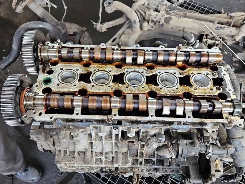 ГБЦ Головка блоку Volvo S40 8642289003
