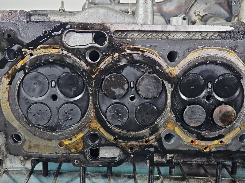 ГБЦ Головка блоку Volvo S60 31104738-002 — фото деталі 19
