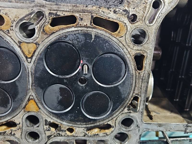 ГБЦ Головка блоку Audi A6 C6 BMK — фото деталі 15