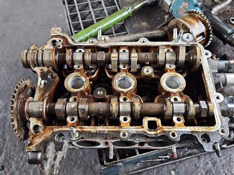 ГБЦ Головка блока Peugeot 107 — фото детали 2