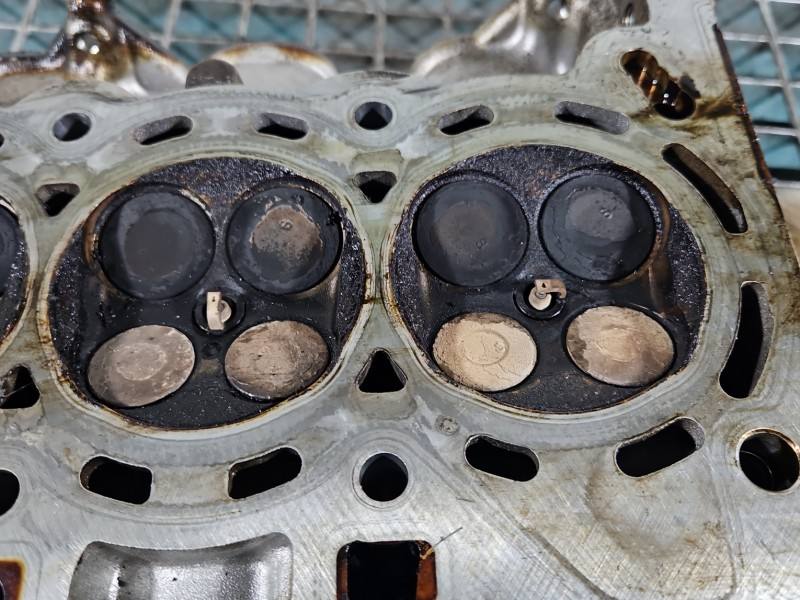 ГБЦ Головка блока Peugeot 107 — фото детали 11