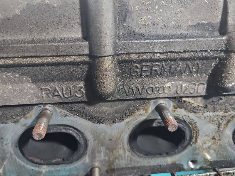 ГБЦ Головка блоку Skoda Octavia 2 03C103358F — фото деталі 12