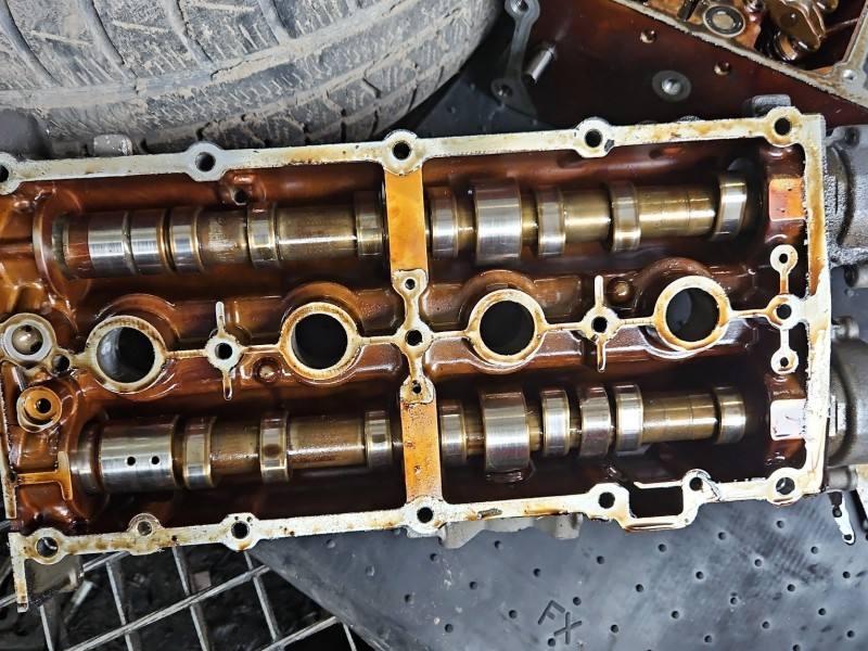 ГБЦ Головка блоку Skoda Octavia 2 03C103358F — фото деталі 14