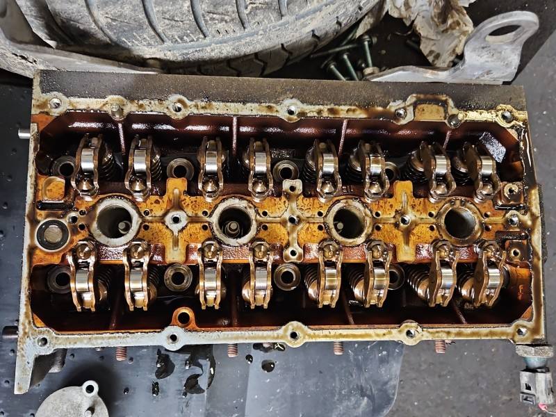 ГБЦ Головка блоку Skoda Octavia 2 03C103358F — фото деталі 17