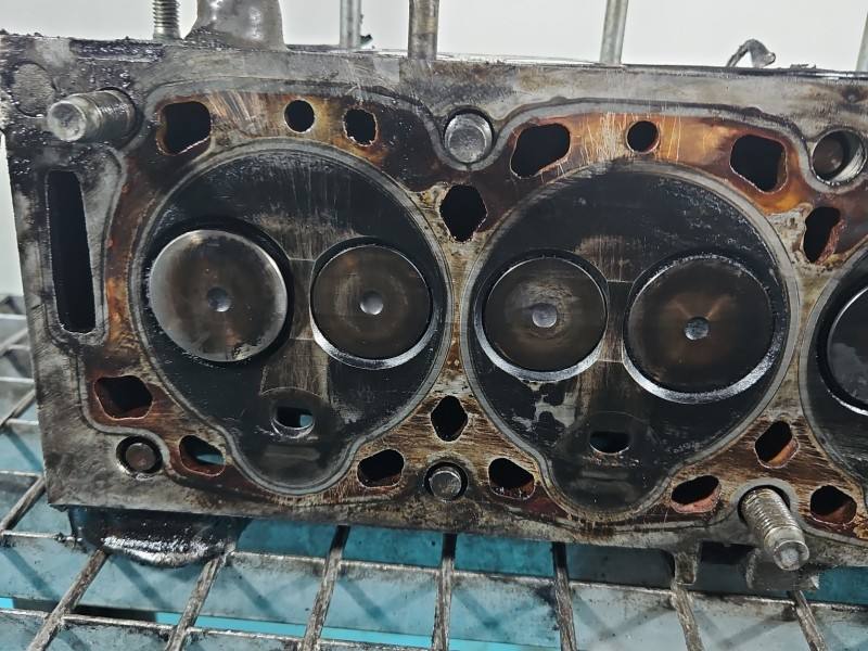 ГБЦ Головка блоку Peugeot Partner — фото деталі 9