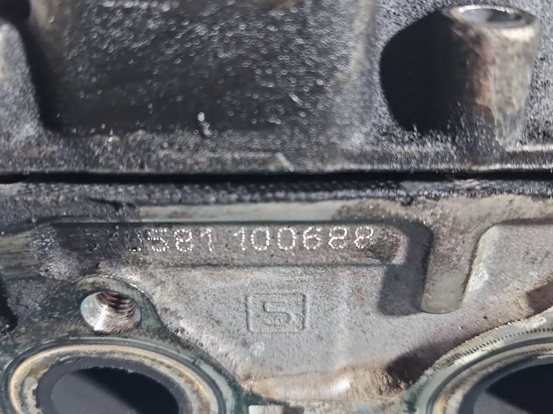ГБЦ Головка блоку Citroen DS3 9H06 — фото деталі 14