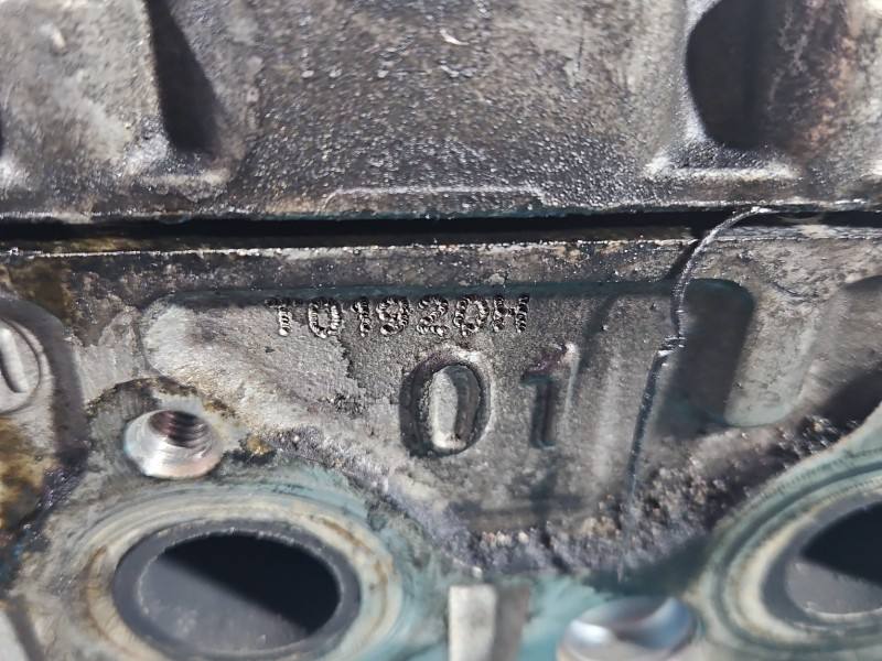 ГБЦ Головка блоку Citroen DS3 9H06 — фото деталі 15