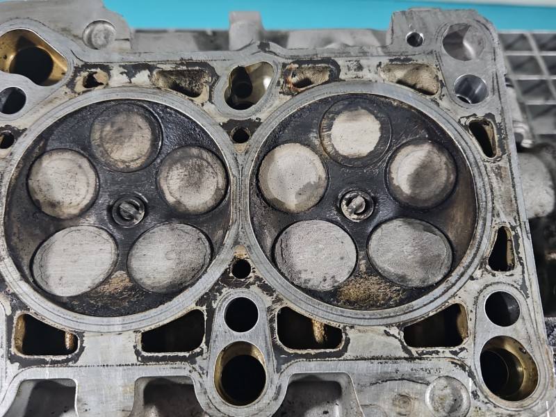 ГБЦ Головка блоку Audi A6 C5 — фото деталі 13