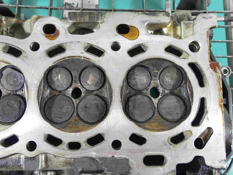 ГБЦ Головка блоку Toyota Avensis T22 — фото деталі 8