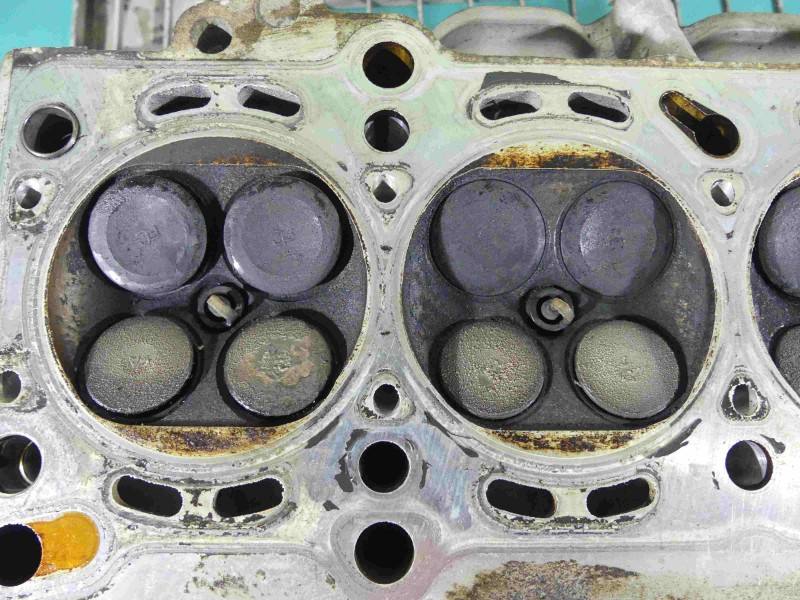 ГБЦ Головка блоку Mazda Premacy FS — фото деталі 11