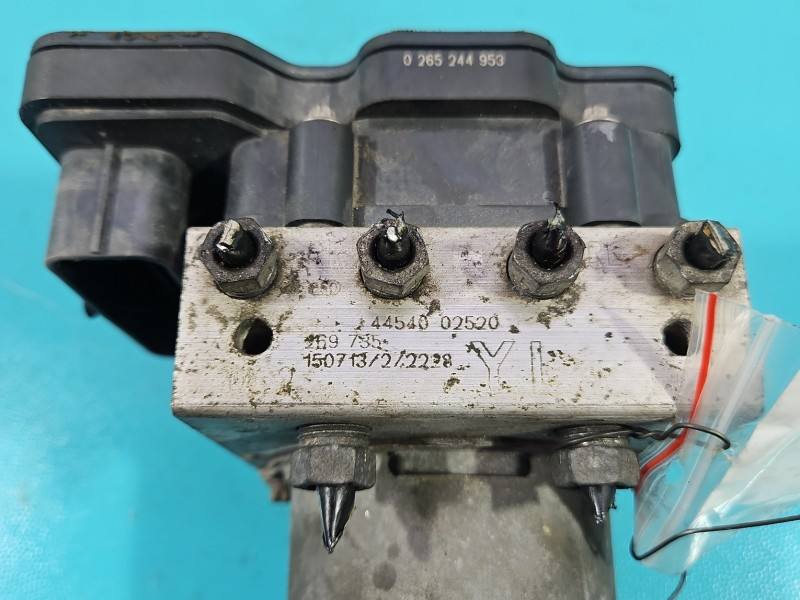 Блок керування ABS АБС Toyota Auris 44540-02520 — фото деталі 6