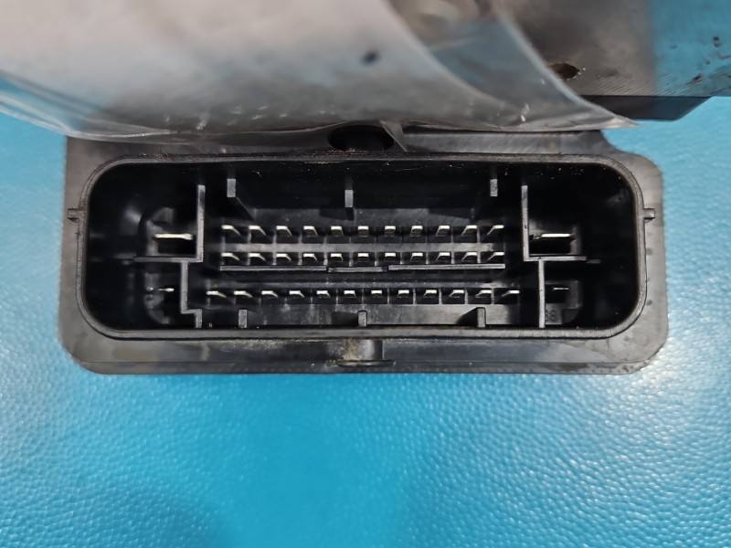 Блок керування ABS АБС Kia Ceed 58910-J7AA0 — фото деталі 5