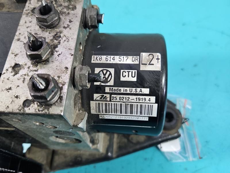 Блок керування ABS АБС Volkswagen Golf 6 1K0614517DR — фото деталі 5