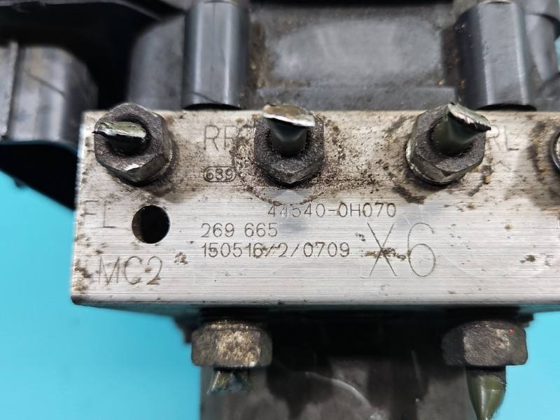 Блок керування ABS АБС Toyota Aygo 44540-0H070 — фото деталі 3