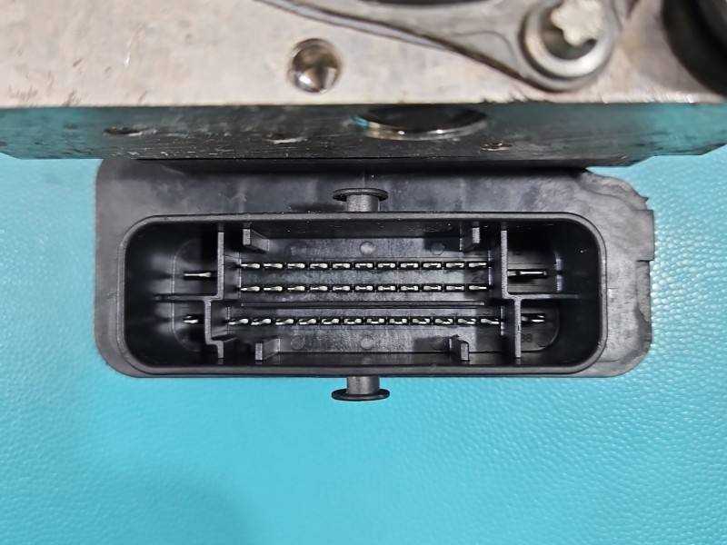 Блок керування ABS АБС Renault Twingo 476604047R — фото деталі 6