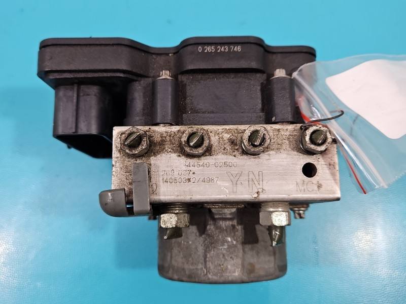 Блок керування ABS АБС Toyota Auris 44540-02500 — фото деталі 2