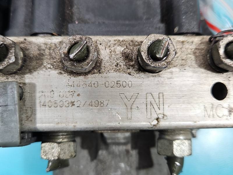 Блок керування ABS АБС Toyota Auris 44540-02500 — фото деталі 3