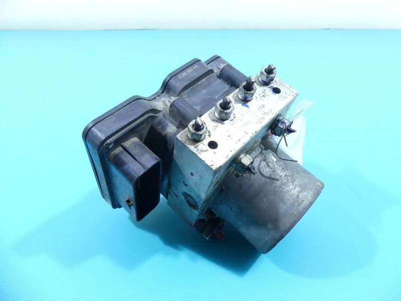 Блок керування ABS АБС Toyota Verso 0265956504