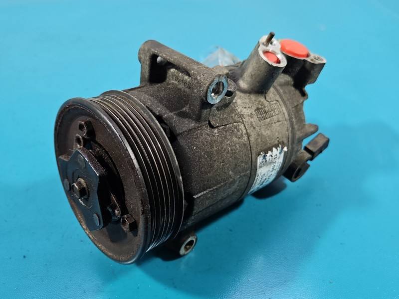 Компресор кондиціонера Volkswagen Touran 5Q0820803D