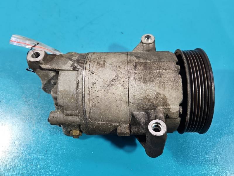 Компресор кондиціонера Volkswagen Touran 5Q0820803D — фото деталі 7