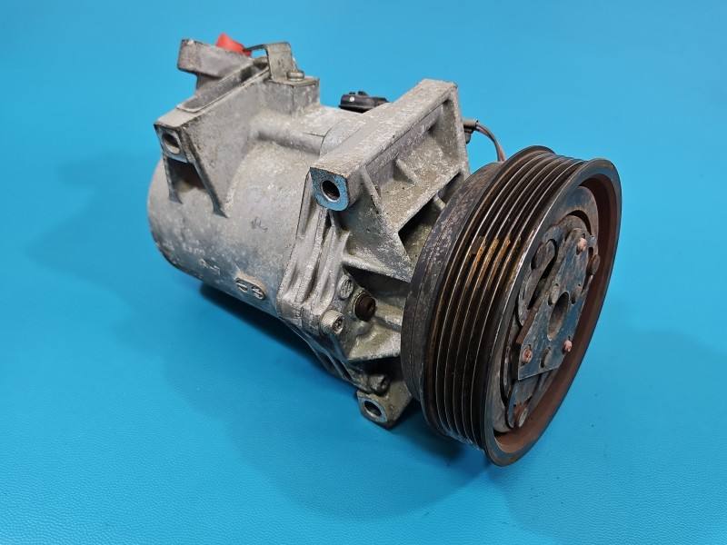 Компресор кондиціонера Renault Fluence 8201025121-B