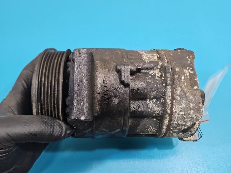 Компресор кондиціонера Mercedes E W211 A0012308111 — фото деталі 9