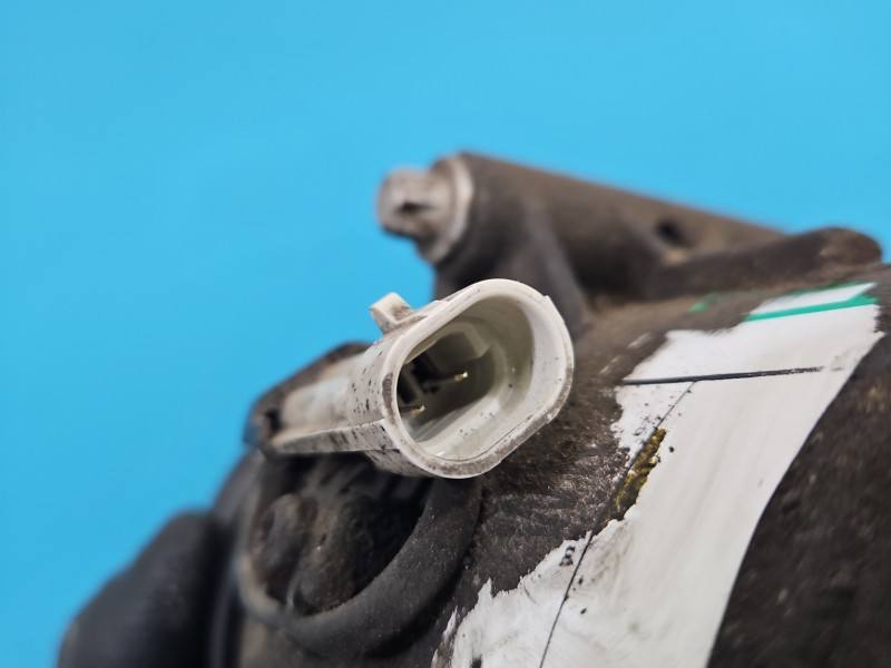 Компрессор кондиционера Opel Astra H 13124750 — фото детали 8