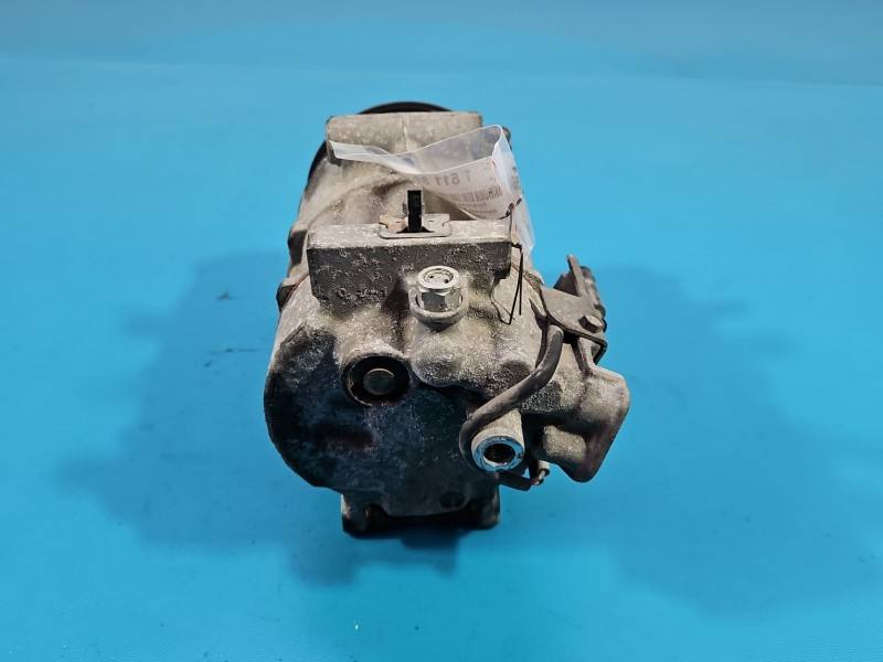 Компресор кондиціонера Mercedes B W245 A0022304711 — фото деталі 4