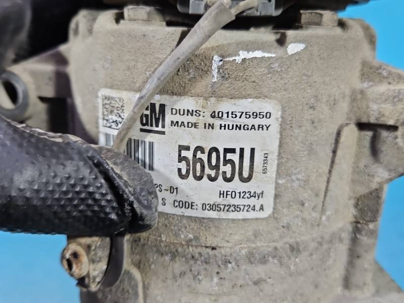 Компресор кондиціонера Opel Zafira C 401575950 — фото деталі 5