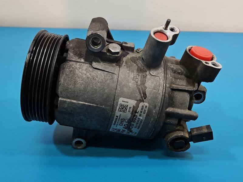 Компрессор кондиционера Volkswagen Jetta 5K0820803E — фото детали 5
