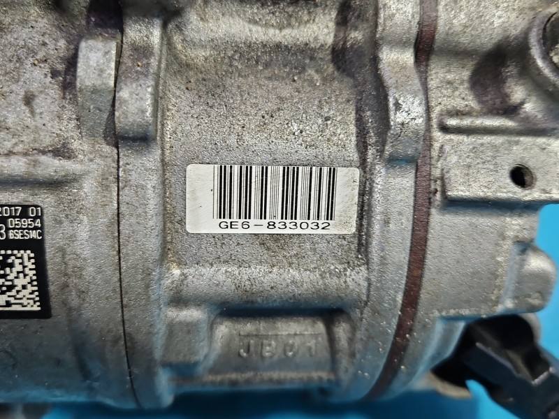 Компресор кондиціонера Audi A5 8T 4M0820803 — фото деталі 4