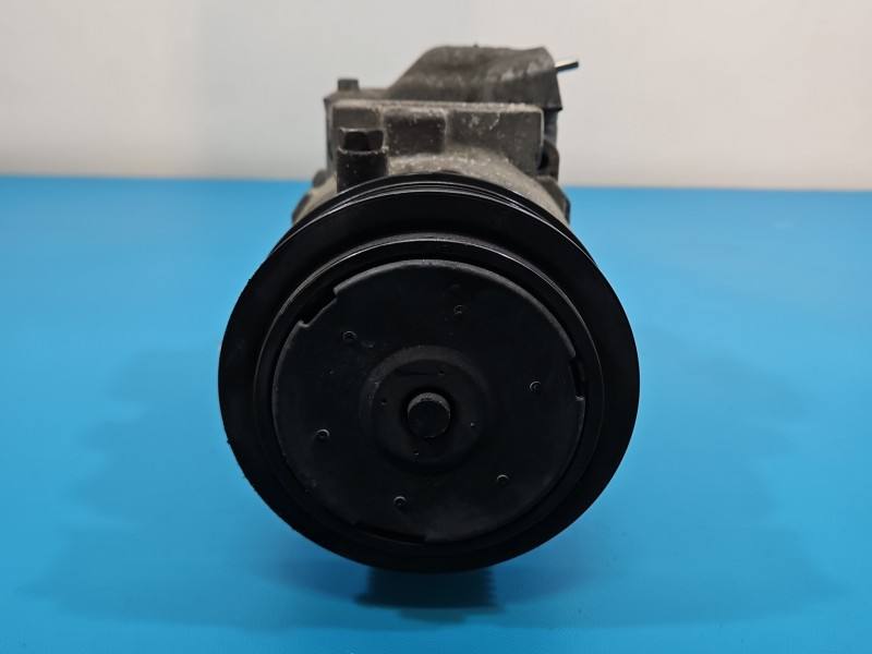 Компрессор кондиционера Skoda Fabia 2 6Q0820808D — фото детали 2
