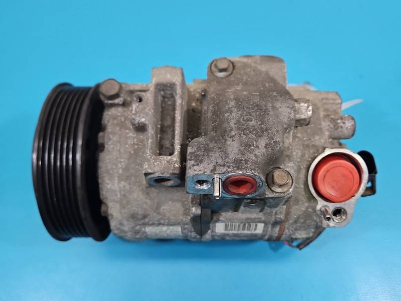Компрессор кондиционера Skoda Fabia 2 6Q0820808D — фото детали 8